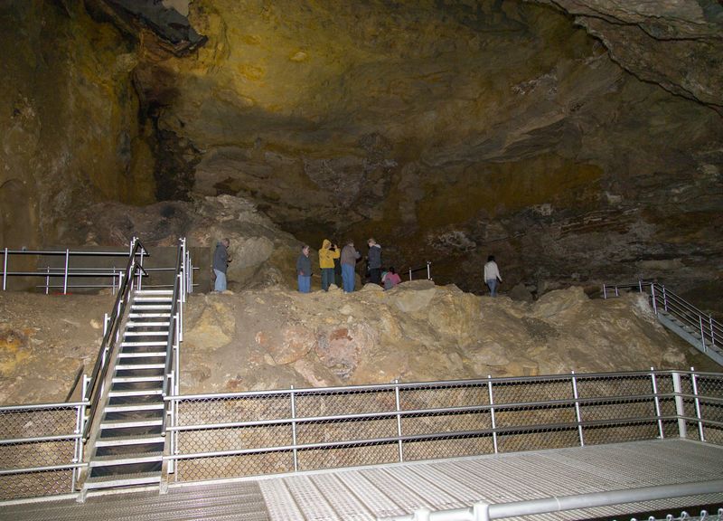 Jewel Cave National Monument - inside the National Forest 