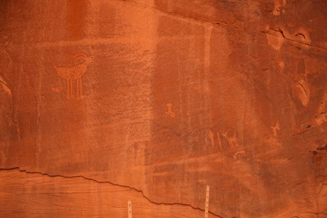 Monument Valley - Petroglyphs 