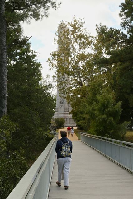 Colonial Parkway -- Yorktown Victory Monument 